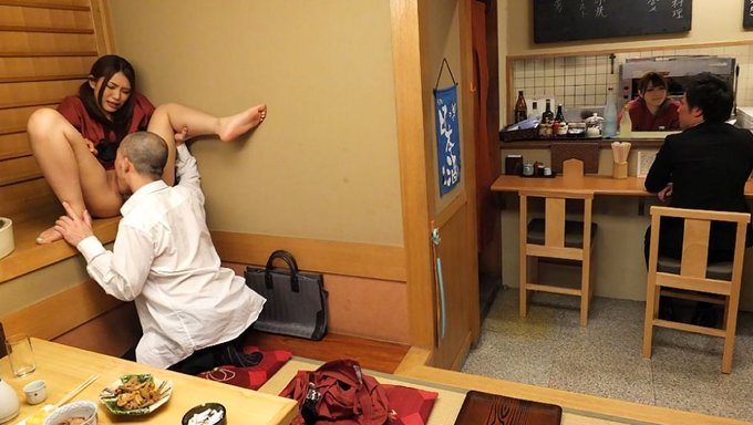 Japon Kızlar Kyoka Makimura Ve Sakura Aoi, Filtresiz Seks Yapıyorlar