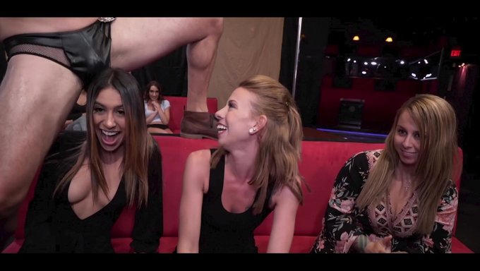 Helena Price, Mia Scarlett Ve Daha Fazlasını Vahşi Bir Grup Seks Partisinde Izleyin