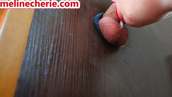 Genç (18+) Fransız Bebek, Sakso Çekiyor Ve Iki Kez Spermi Yutuyor
