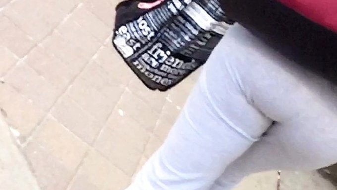 Sarışın Milf, Büyük Siyah Yarrağın Hakimiyetine Giriyor