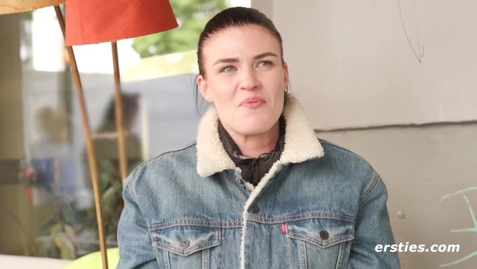 Josie'Nin Ilk Seferi: Maceraperest Alman Güzelinin Solo Zevk Yolculuğu.
