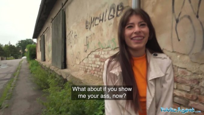 Beyaz Bir Minibüste Gizli Bir Memurla Halka Açık Seks.