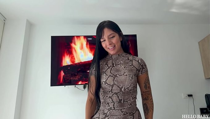 Tatlı Daniela Ortiz, Eve Götünü Getirip Ona Tatlı Bir Sürpriz Yapıyor.