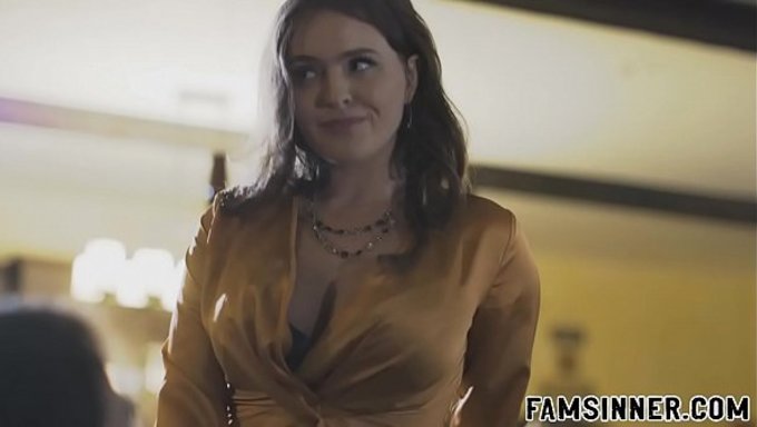Üvey Anne, Üvey Oğlunu Ateşli Bir Buluşmada Baştan Çıkarıyor.