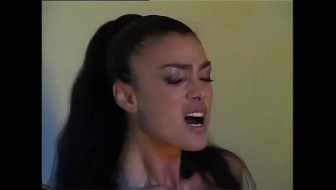 Suratına Derin Boğazdan Saplanan, Suratına Devasa Bir Boşalma Ile Biten Bir Facial, Tıpkı En Iyi Derlemeler Gibi!