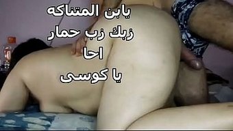 Arap Hatun Yatakta Koca Alete Kovboy Pozisyonunda Biniyor.