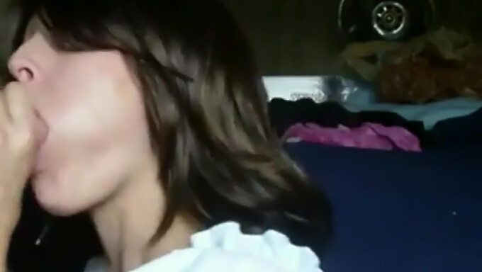 Fransız Milf Arzulu Bir Oral Iş Veriyor