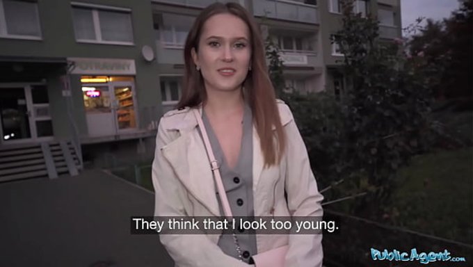 Güzel Hatun Una Fairy Sokakta Sikişiyor.