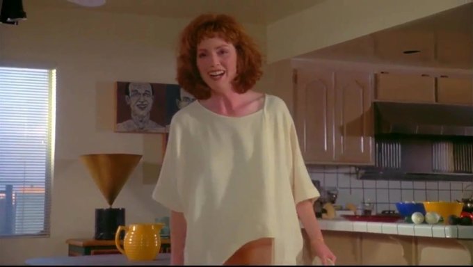 Julianne Moore'Un Üstsüz Bir Rolü Olduğu 60fps Videosu