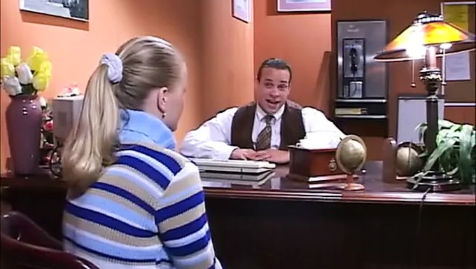 Sıcak Amerikan Öğrencileri Vintage Porno Içinde Sikişiyor Ve Sakso Çekiyorlar