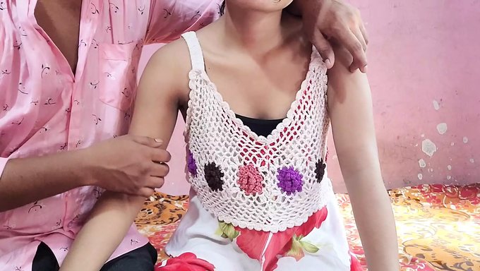 Büyük Doğal Göğüsler Bu Ev Yapımı Videoda Büyük Bir Creampie Alıyor