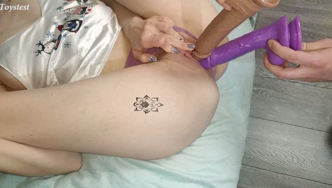 Yeni Evliler Ilk Çift Penetrasyon Deneyimlerini Keyifle Yaşıyorlar