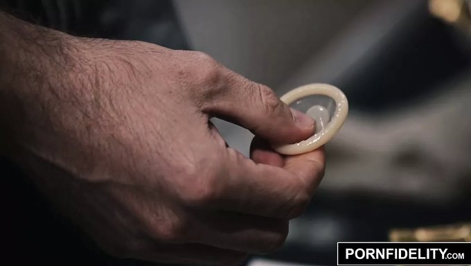 Göğüsler Ve Popo: Bridgette B'Nin Büyük Doğal Göğüsleri Ve Poposu Aksiyonda