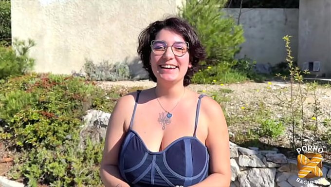 Büyük Göğüslü Güzel Esmer Mizaki, Harika Bir Seks Yaşıyor.