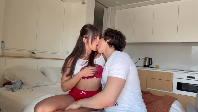 Pis Konuşan Fransız Kız, Amı Yalanıp Güzelce Sikiliyor.