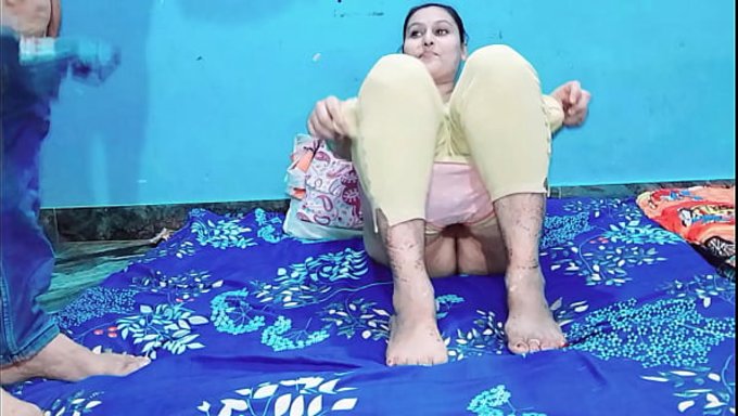 Sert Bir Boşalma, Zayıf Vücudumu Desi Sikişten Sonra Harcadı.