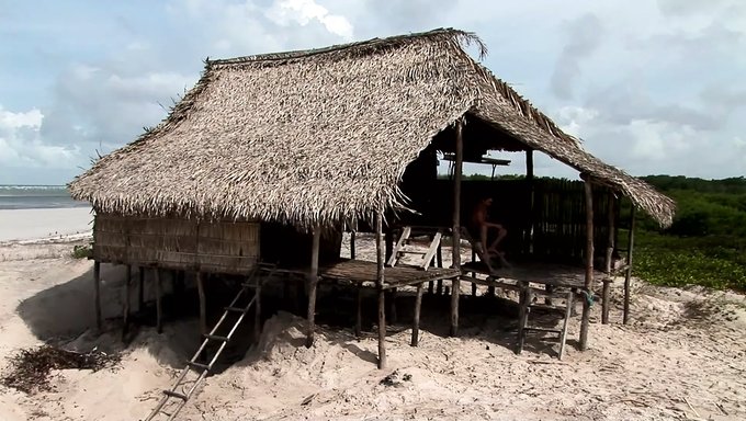 Amatör Çift, Brezilya'Daki Açık Hava Plaj Evinde Vahşileşiyor