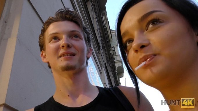 18+ Genç, Pov Videosunda Sikişmek Için Para Alıyor