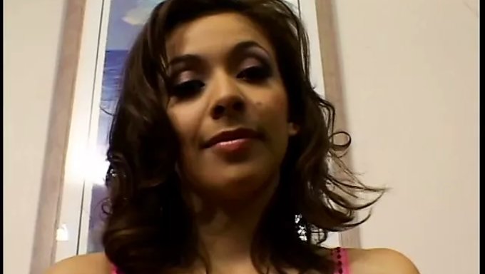 18+ Genç Kızın Ağzı Ve Anüsü Tek Bir Seansda Doluyor