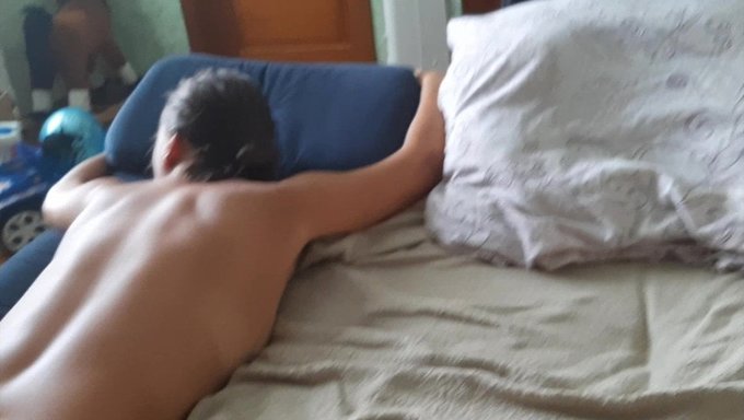 Ev Yapımı Porno Videosunda Yahudi Bir Çiftle Rahatlayın