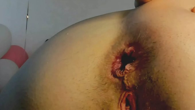 Olgun Çift, Seks Oyuncaklarıyla Anal Oyunun Tadını Çıkarıyor