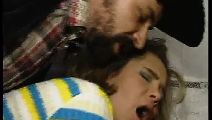 Baştan Çıkarıcı Copyboy Johnny Analdan Doluyor