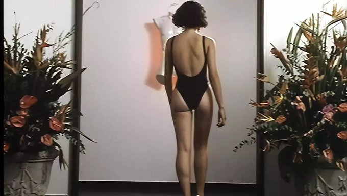 Oral Ve Anal Seksle Eski Alman Pornosu, Tahrik Edici