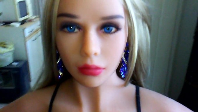 18+ Genç Üvey Kız Kardeşinin Yaramaz Bikini Gösterisi