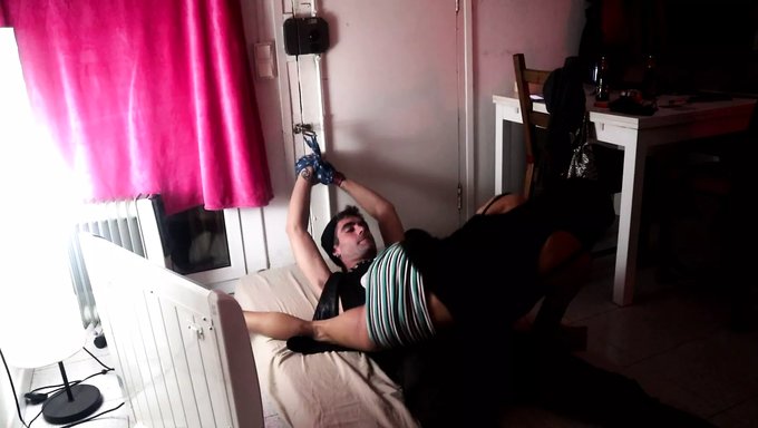 Çift, Ev Yapımı Seks Oyununda Cowgirl Ve 69 Oynuyor