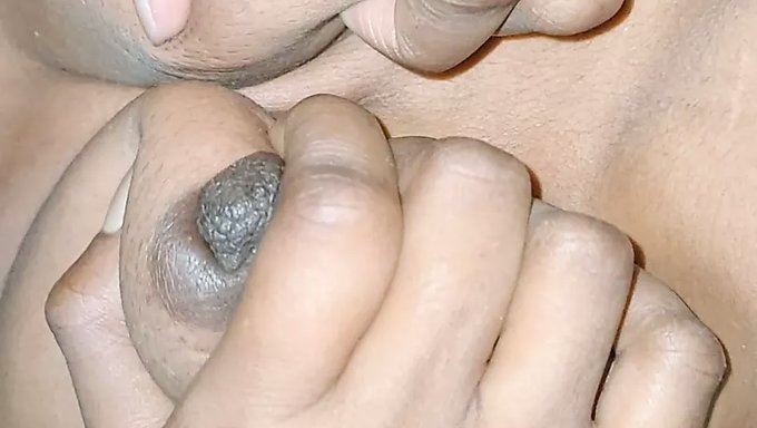 Hintli Desi Kızı Mms Videosu Bölüm 8: Koca, Karısını Görüntülü Sohbette Filme Alıyor Ve Görüntüleri Sızdırıyor