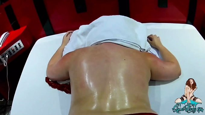 Genç (18+) Latin, Brezilya Masajı Ve Mastürbasyondan Keyif Alıyor