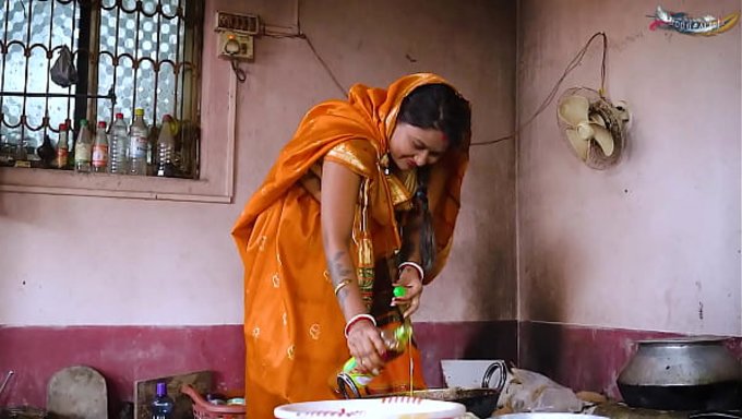 Bhabhi Bihuari Mallu Mutfakta Iki Adam Tarafından Sikerken