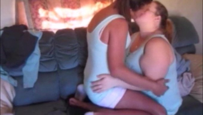 Bir Trans Bebek'In Lexi'Ye Olan Yoğun Aşkı, Bir Shemale Creampie Ile Sonuçlanır