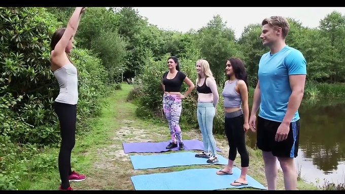Yoga Seansı Ereksiyona Yol Açıyor