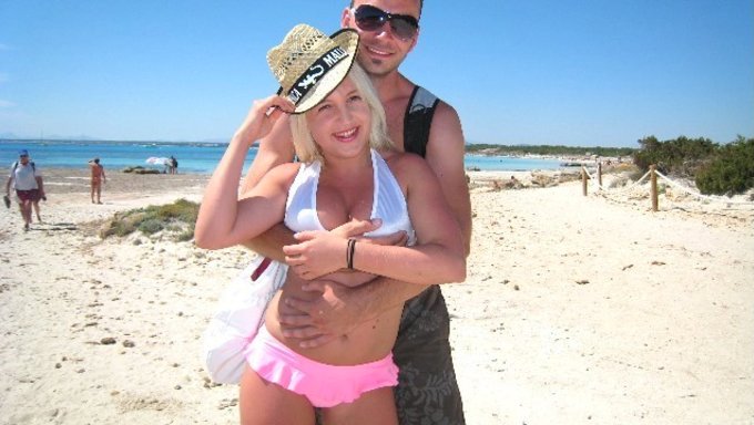 Genç (16+) Ve (18+) Kızlar Plajda Hd Kalitesinde Sikişiyor