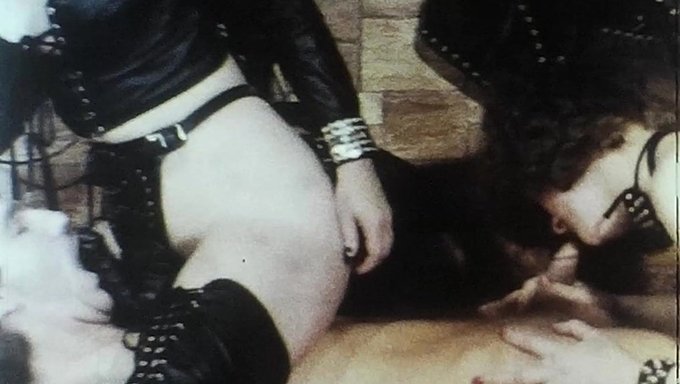 Retro Bdsm: Teslimiyet Ve Itaat