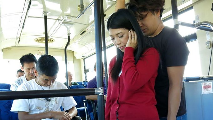Kahverengi Tenli Japon Kız Aimi Nagano, Bir Otobüste Yoğun Bir Seks Deneyimi Yaşıyor