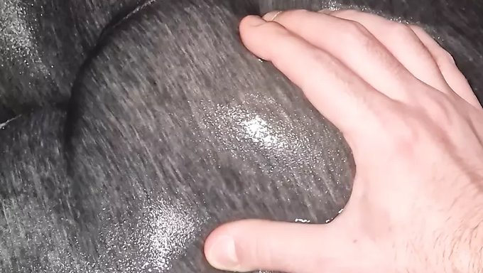 Bu Biseksüel Alman Amatörle Halka Açık Çiş Heyecanını Ve Ötesini Yaşayın