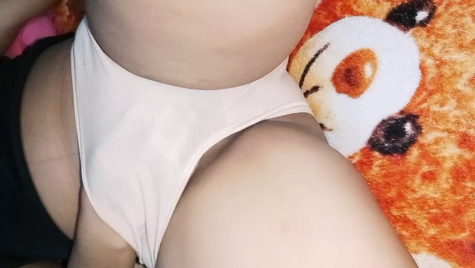 Abg Colmek'In 18+ Genç Kızın Ev Yapımı Videosu