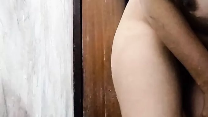 18 Yaşındaki Hintli Kız Çift Penetrasyon Ve Bağlandı