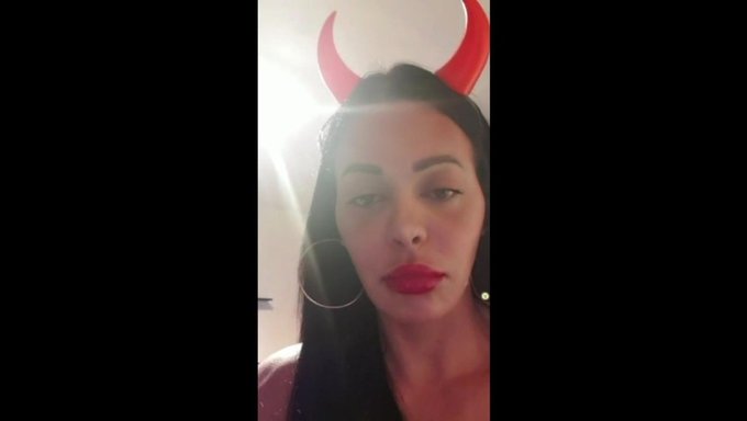 Xxx: Iki Erkek Ve Bir Kadınla Üçlü