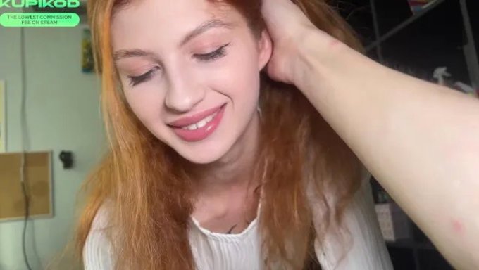 Üvey Annem Beni Mastürbasyon Yaparken Yakalıyor Ve Kocası Izlerken Benimle Seks Yapıyor, Rusça Versiyonu