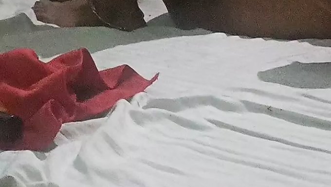 Asyalı Masaj Çocuğu Güzel Bir Kadına Sakso Çekiyor