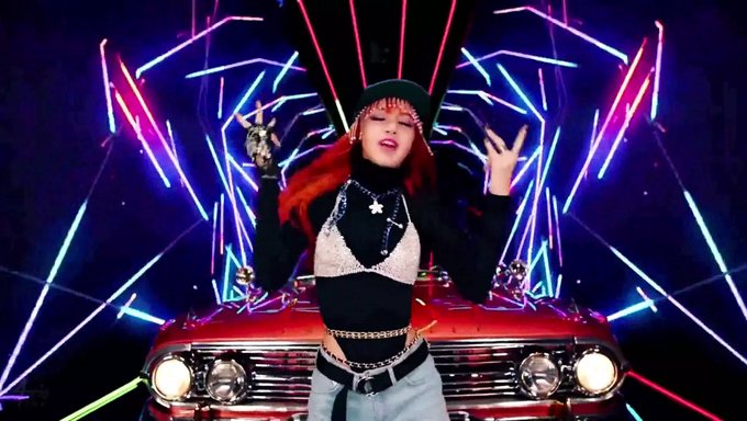 Asyalı, Beyaz Ve K-Pop Unsurlarının Büyüleyici Bir Karışımında Cinselliklerini Keşfeden Çeşitli Güzelliklerin Kaleydoskopu