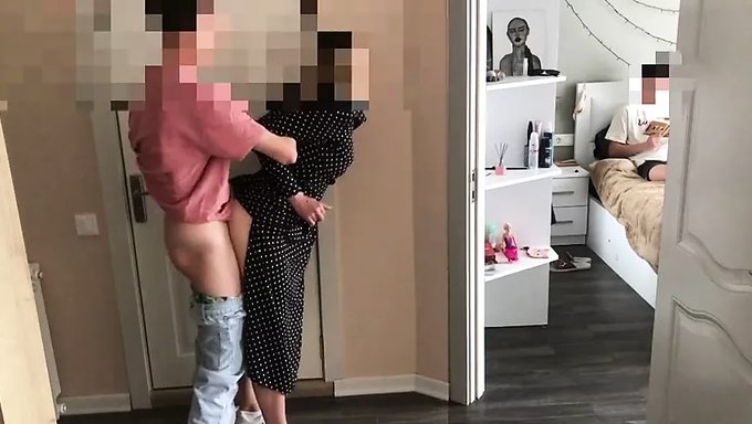 Amerikalı Karısı Sevgilisiyle Paylaşıyor