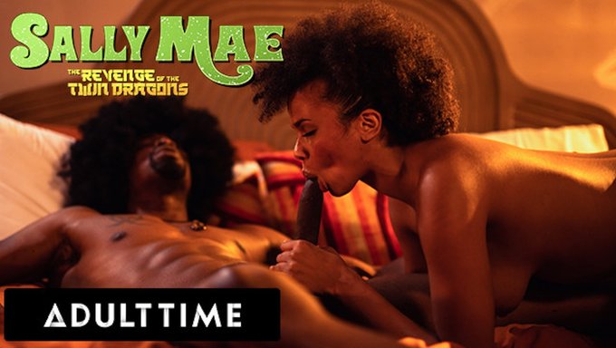 Güzel Büyük Memeli Porno Yıldızı Sally Mae 2, Isiah Maxwell Ve Alina Ali Ile Kirleniyor.