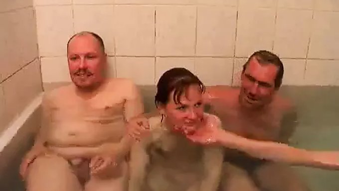 Sevimli Ve Inanılmaz Güzellik Beceriliyor
