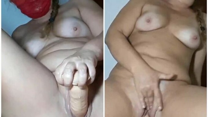 Sarışın Brezilyalı Milf, Amını Dildo Ile Siktiriyor