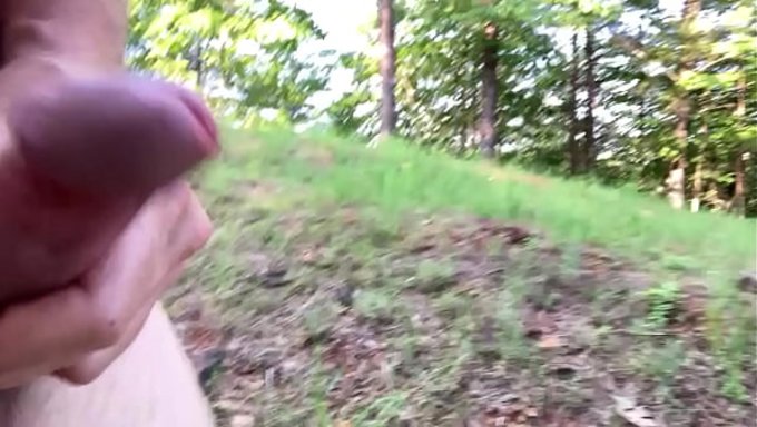 Ev Yapımı Videoda Alet Sallanıyor Ve Orgazmik Larva Tüneli