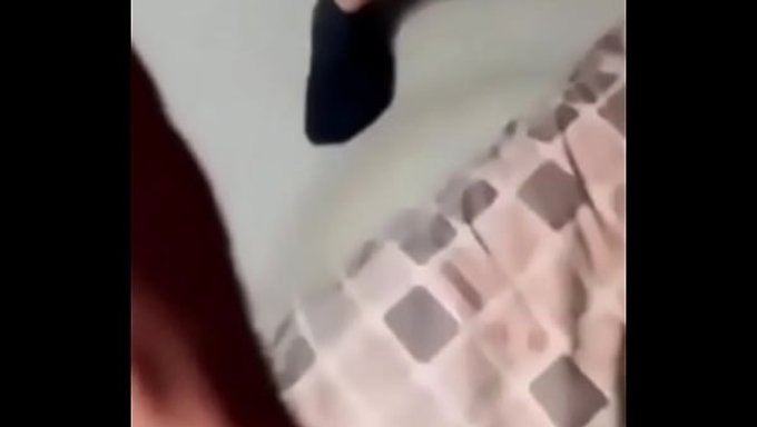 Özel Genç Asyalı Güzellik, Amını Güzelce Siktiriyor Ve Tüm Spermi Yutuyor.